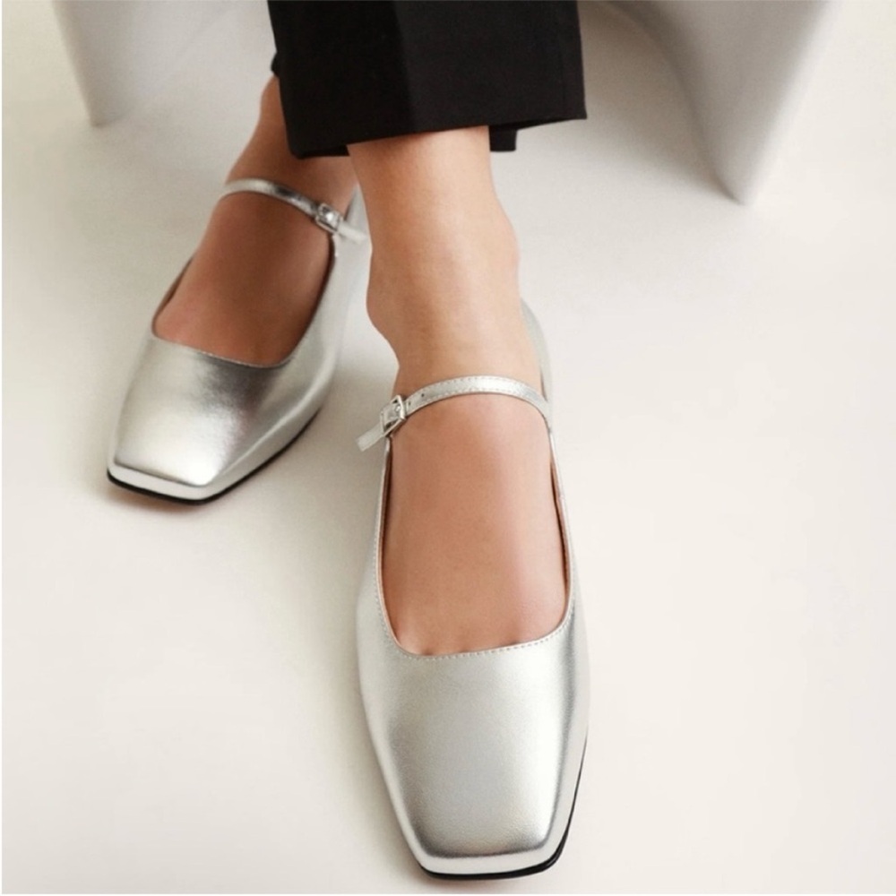 🆕- Nordstrom Silver Trending Square Toe Mary Jane Shoe.